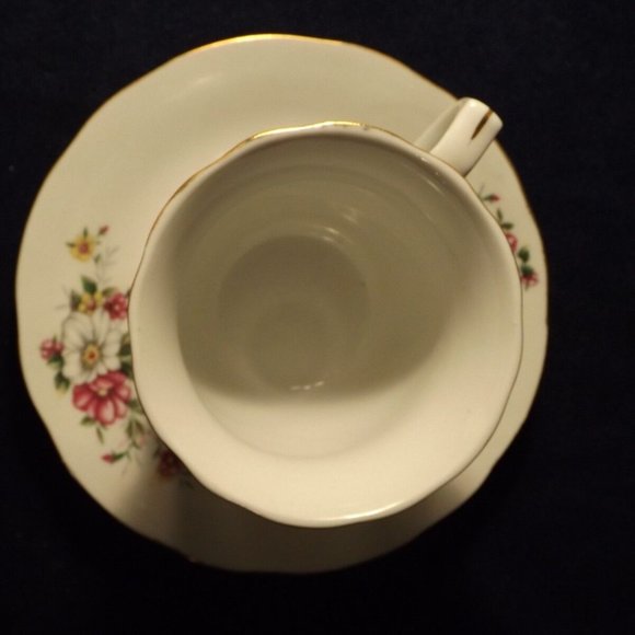 China Floral Tea Cup and Saucer - Picture 4 of 7
